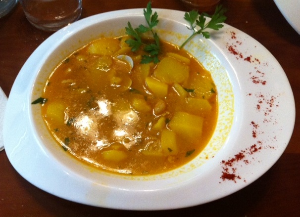 La Sota d'Abastos Guiso de patatas con almejas y gambas